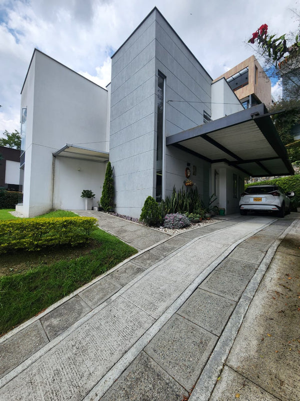 Casa de lujo en conjunto cerrado en San Marcel